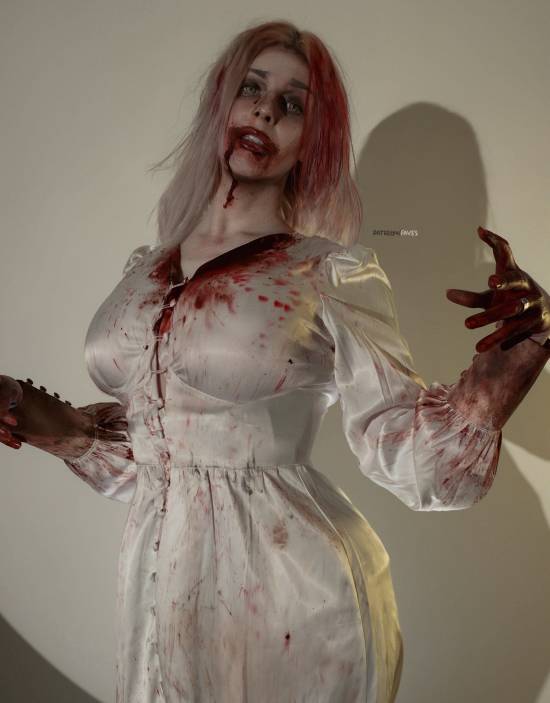 《生化9》新女神歌唱丧尸爆火！大量绝美COS图刷屏