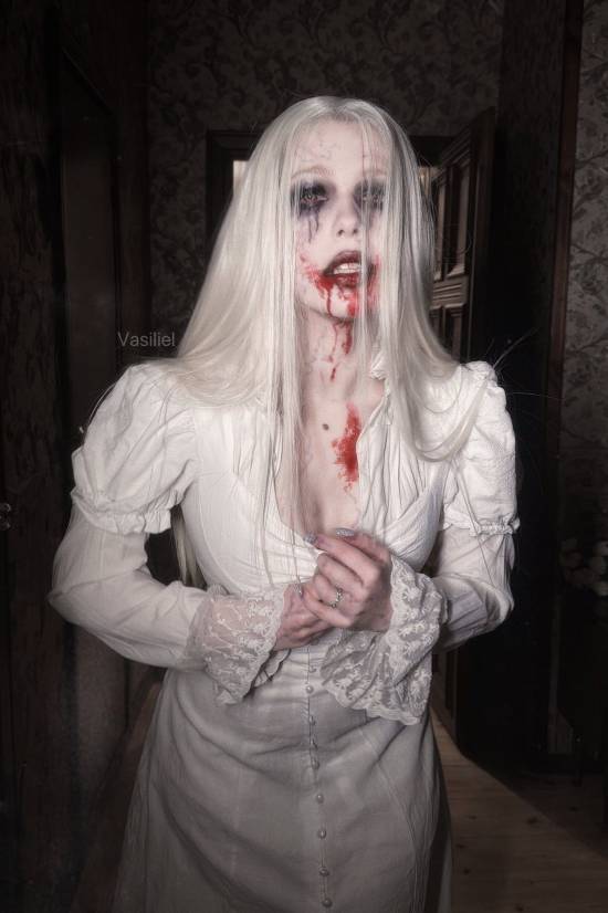 《生化9》新女神歌唱丧尸爆火！大量绝美COS图刷屏