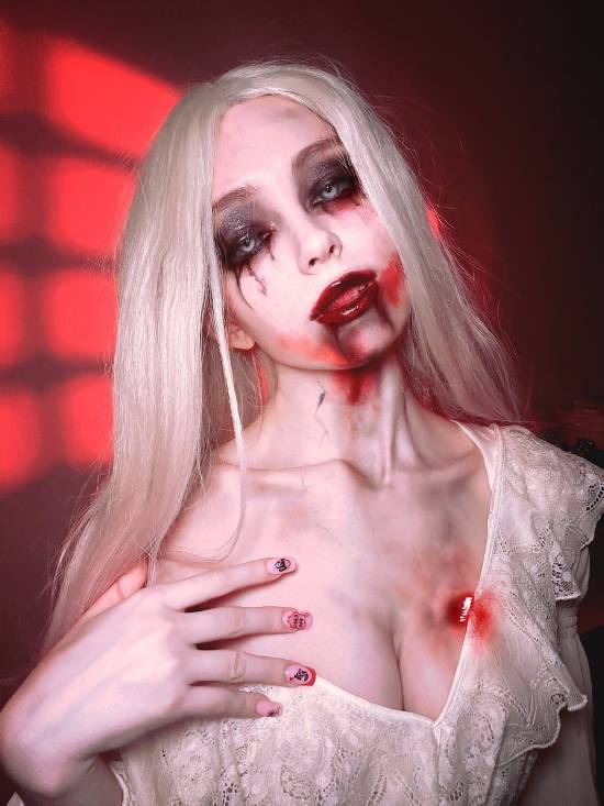 《生化9》新女神歌唱丧尸爆火！大量绝美COS图刷屏