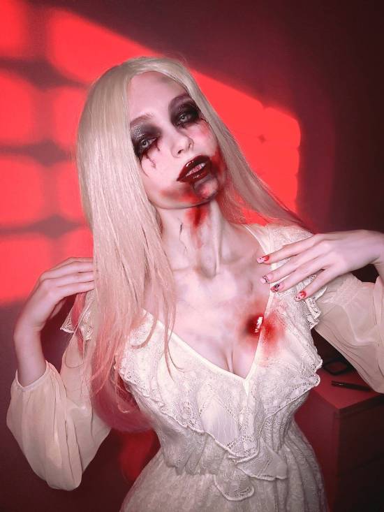 《生化9》新女神歌唱丧尸爆火！大量绝美COS图刷屏