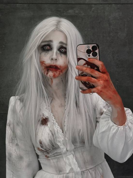 《生化9》新女神歌唱丧尸爆火！大量绝美COS图刷屏