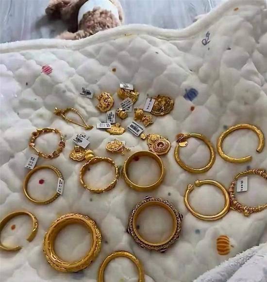 女子怕被偷将十几万黄金藏冰箱 这下全国都知道了