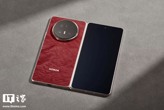 大折叠屏居然比iPhone直板机还轻?荣耀Magic V6实拍