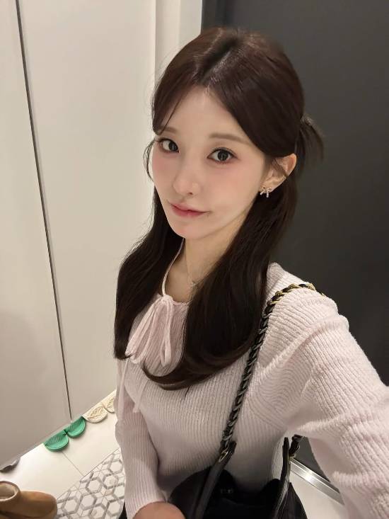 Rookie刚分手 疑似新女友曝光！韩国白富美御姐