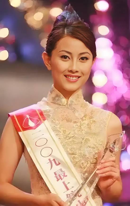 2009年港姐袁嘉敏积极宣传付费平台 越南开房前凸后翘身材