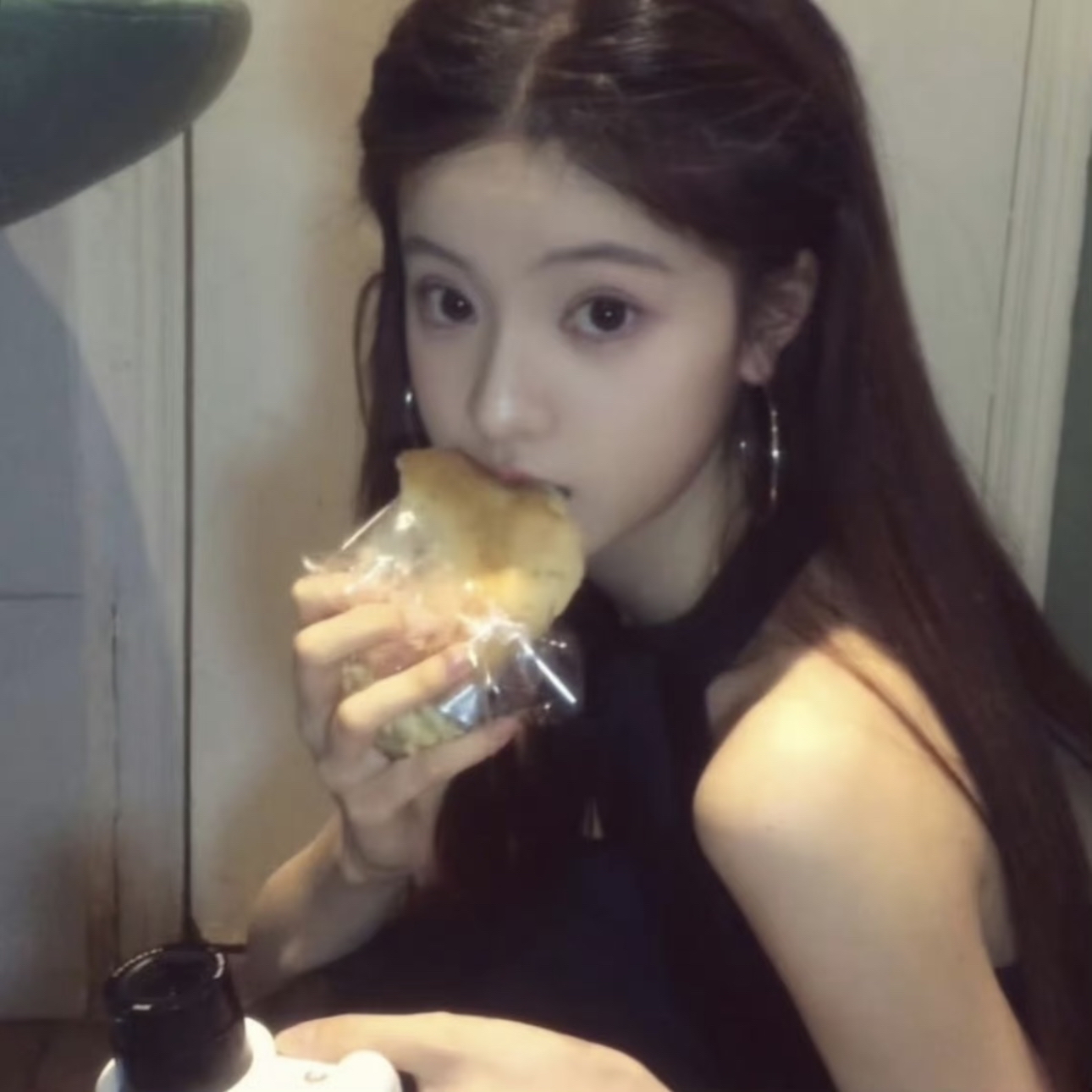 上海召开网络党外代表人士座谈会 凝聚网络正能量